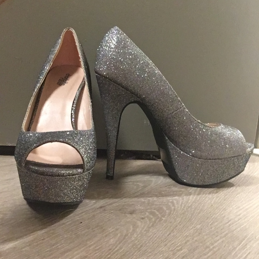 Sparkly stiletto, size 10